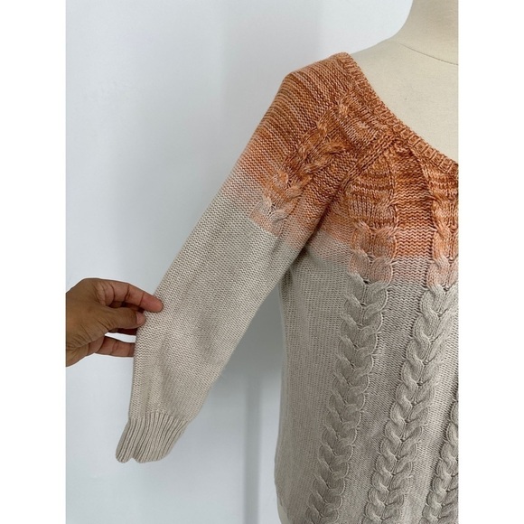 The Limites Ombre Knit Pullover Sweater - Picture 5 of 10